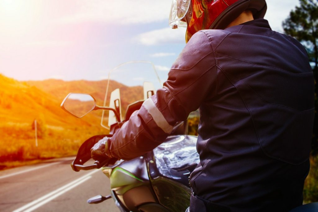 1179327584 1024x683 - Jak zabezpieczyć się przed ukrytymi kosztami przy wypożyczaniu motocykla?